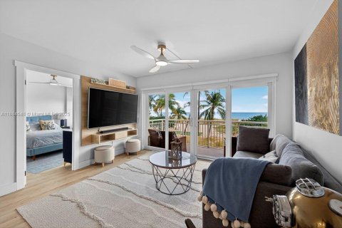 Condo in Pompano Beach, Florida, 2 bedrooms  № 1931081 - photo 17