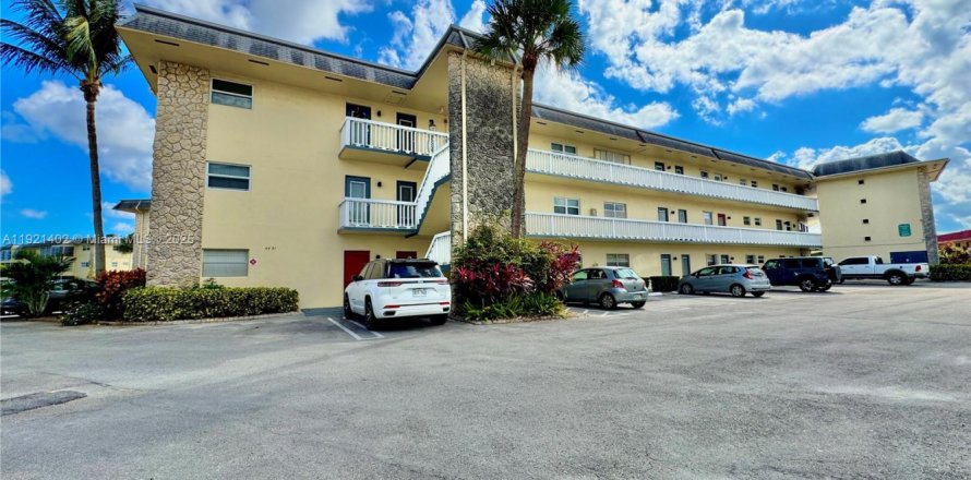 Condominio en Lauderhill, Florida, 1 dormitorio  № 1975850