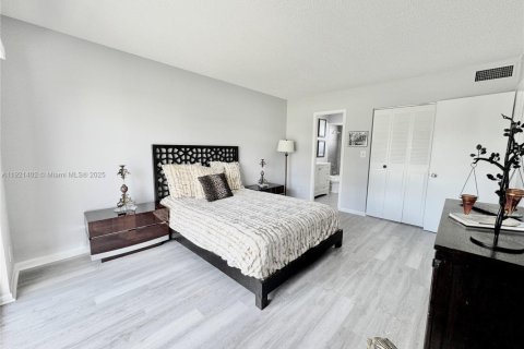 Condominio en venta en Lauderhill, Florida, 1 dormitorio, 63.17 m2 № 1975850 - foto 11