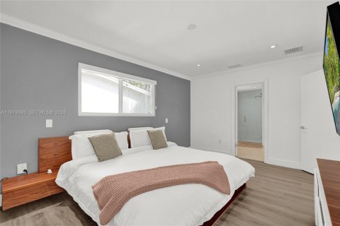 Casa en venta en Miami, Florida, 4 dormitorios, 247.86 m2 № 2328516 - foto 28