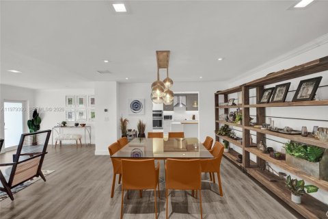 Casa en venta en Miami, Florida, 4 dormitorios, 247.86 m2 № 2328516 - foto 4