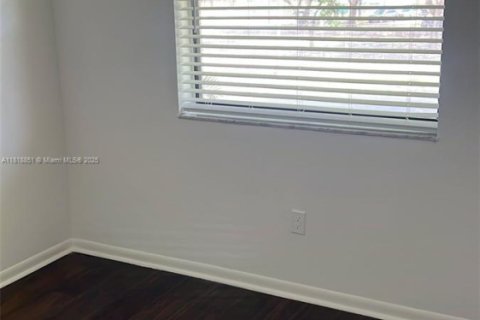 Condominio en venta en Miami, Florida, 3 dormitorios, 92.25 m2 № 1776192 - foto 7