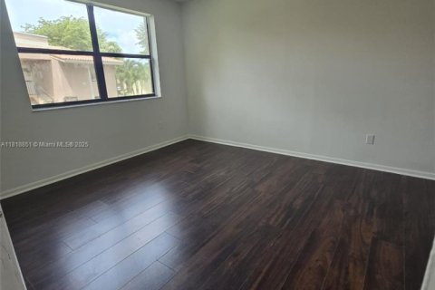 Condominio en venta en Miami, Florida, 3 dormitorios, 92.25 m2 № 1776192 - foto 30