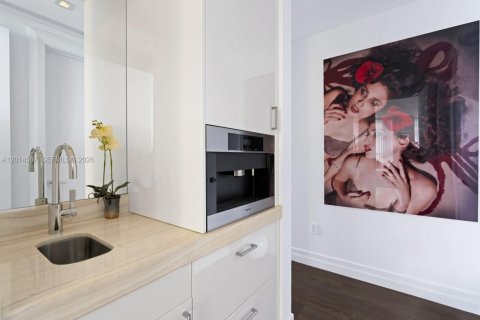 Condo in Sunny Isles Beach, Florida, 3 bedrooms № 2076519 - photo 30