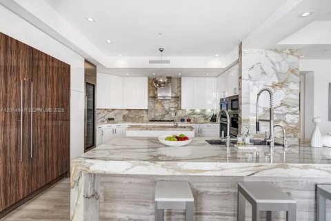 Condo in Sunny Isles Beach, Florida, 3 bedrooms № 2076519 - photo 28