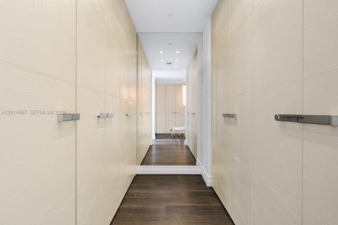 Condo in Sunny Isles Beach, Florida, 3 bedrooms № 2076519 - photo 29