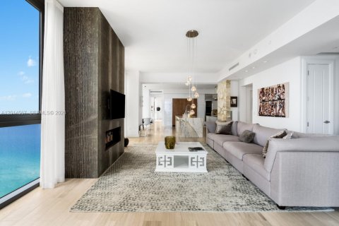 Condo in Sunny Isles Beach, Florida, 3 bedrooms № 2076519 - photo 21