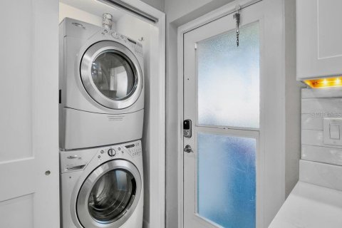 Купить кондоминиум в Сарасота, Флорида 5 комнат, 85.56м2, № 2097326 - фото 18