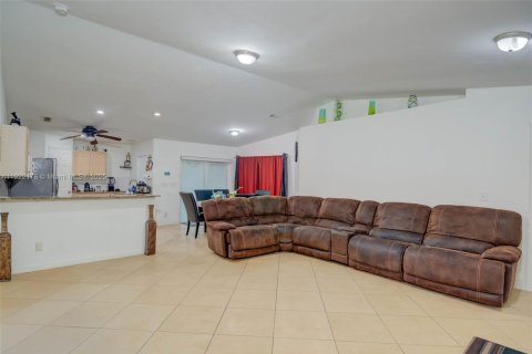 Casa en venta en Naples, Florida, 3 dormitorios, 181.72 m2 № 1976069 - foto 8