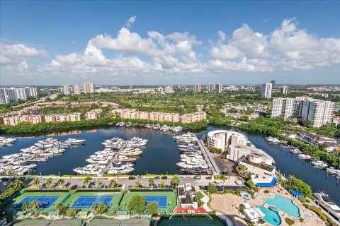 Condo in Aventura, Florida, 2 bedrooms  № 2066793 - photo 24
