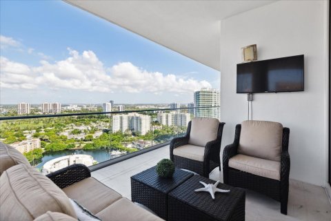 Condo in Aventura, Florida, 2 bedrooms  № 2066793 - photo 19