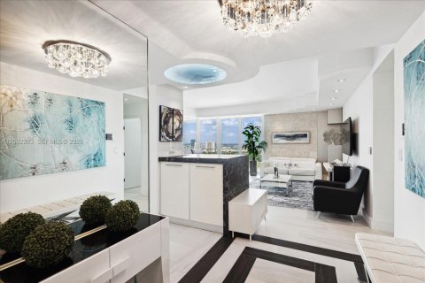 Condo in Aventura, Florida, 2 bedrooms  № 2066793 - photo 1