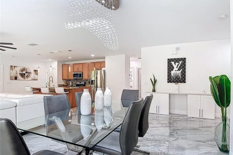 Casa en venta en Kissimmee, Florida, 4 dormitorios, 183.02 m2 № 1844585 - foto 11
