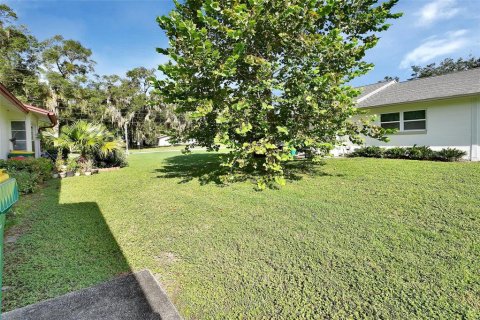 Condo in DeLand, Florida, 2 bedrooms  № 1027644 - photo 24
