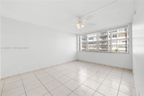 Copropriété à louer à North Miami Beach, Floride: 1 chambre, 72.46 m2 № 1999608 - photo 11
