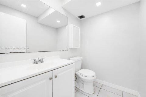 Copropriété à louer à North Miami Beach, Floride: 1 chambre, 72.46 m2 № 1999608 - photo 9