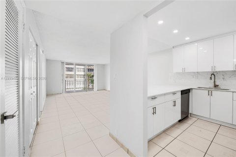 Condo à North Miami Beach, Floride, 1 chambre  № 1999608