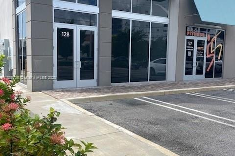 Propiedad comercial en venta en Miami, Florida № 1944002 - foto 6