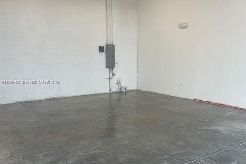Propiedad comercial en venta en Miami, Florida № 1944002 - foto 7