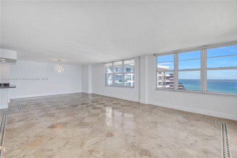 Condominio en venta en Miami Beach, Florida, 3 dormitorios, 191.38 m2 № 1990395 - foto 9