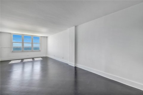 Condominio en venta en Miami Beach, Florida, 3 dormitorios, 191.38 m2 № 1990395 - foto 20
