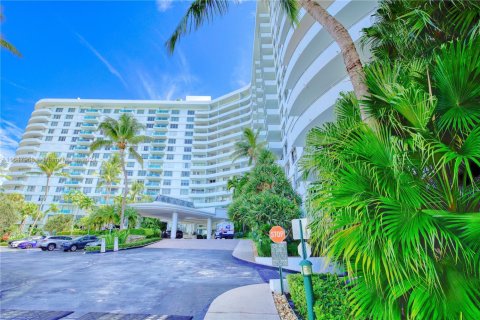 Condominio en venta en Miami Beach, Florida, 3 dormitorios, 191.38 m2 № 1990395 - foto 28