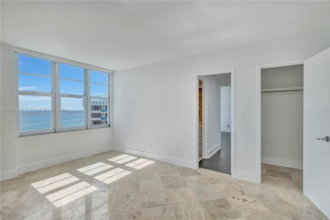 Condominio en venta en Miami Beach, Florida, 3 dormitorios, 191.38 m2 № 1990395 - foto 16