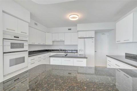 Condominio en venta en Miami Beach, Florida, 3 dormitorios, 191.38 m2 № 1990395 - foto 12