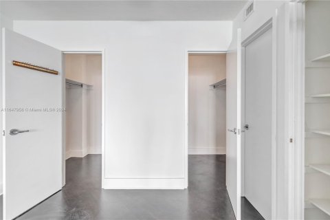 Condominio en venta en Miami Beach, Florida, 3 dormitorios, 191.38 m2 № 1990395 - foto 26