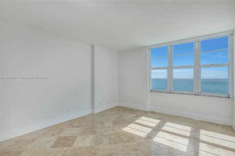 Condominio en venta en Miami Beach, Florida, 3 dormitorios, 191.38 m2 № 1990395 - foto 15