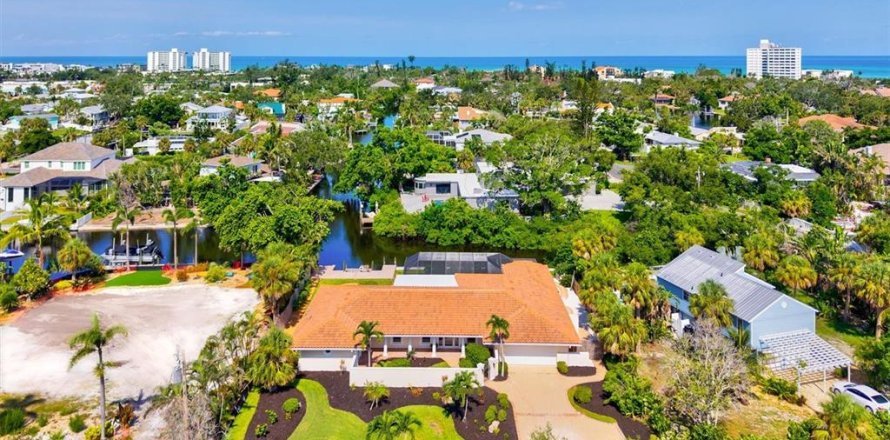 Casa en Sarasota, Florida 4 dormitorios, 328.97 m2 № 1846906