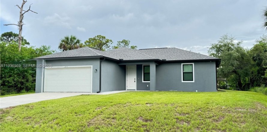 House in LaBelle, Florida 3 bedrooms № 2053710