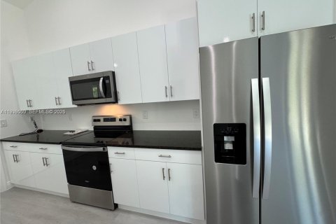 House in LaBelle, Florida 3 bedrooms № 2053710 - photo 8