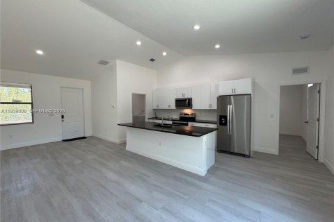 House in LaBelle, Florida 3 bedrooms № 2053710 - photo 5