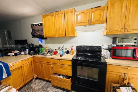 Купить коммерческую недвижимость в Опа-Локка, Флорида 180.23м2, № 1845923 - фото 28