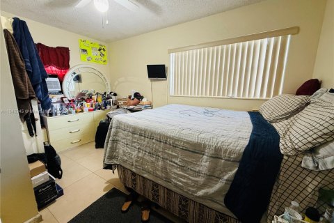 Купить коммерческую недвижимость в Опа-Локка, Флорида 180.23м2, № 1845923 - фото 9