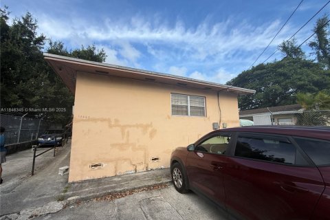 Commercial property in Opa-locka, Florida 180.23 sq.m. № 1845923 - photo 7