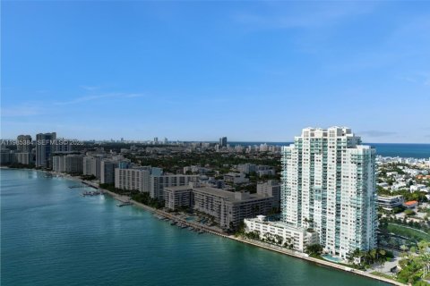 Condo in Miami Beach, Florida, 3 bedrooms  № 2047528 - photo 30