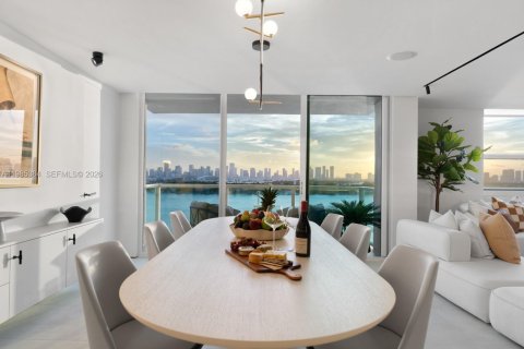 Condo in Miami Beach, Florida, 3 bedrooms  № 2047528 - photo 25