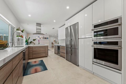 House in Palmetto Bay, Florida 4 bedrooms, 237.09 sq.m. № 2074112 - photo 19
