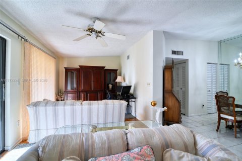 Copropriété à vendre à Tamarac, Floride: 2 chambres, 108.05 m2 № 2036520 - photo 9