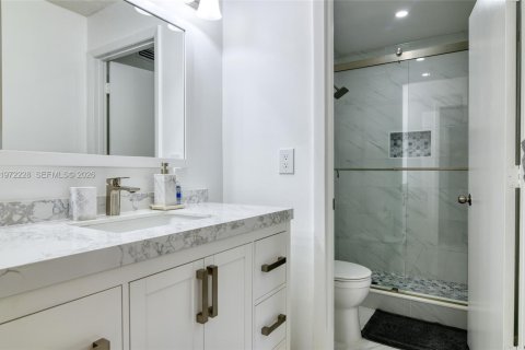 Copropriété à vendre à Tamarac, Floride: 2 chambres, 108.05 m2 № 2036520 - photo 13