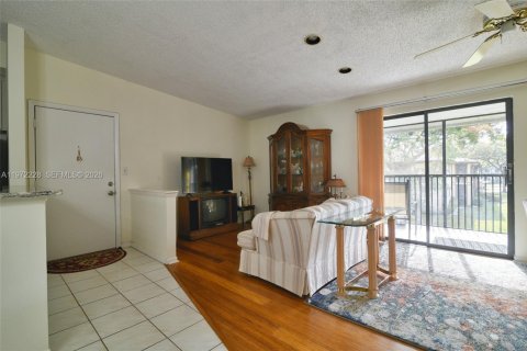 Copropriété à vendre à Tamarac, Floride: 2 chambres, 108.05 m2 № 2036520 - photo 4
