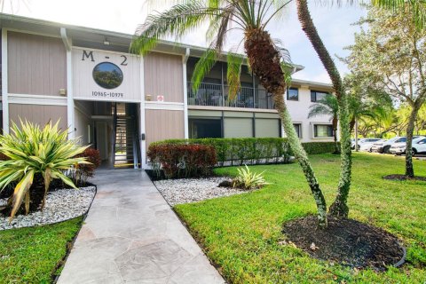 Copropriété à vendre à Tamarac, Floride: 2 chambres, 108.05 m2 № 2036520 - photo 2