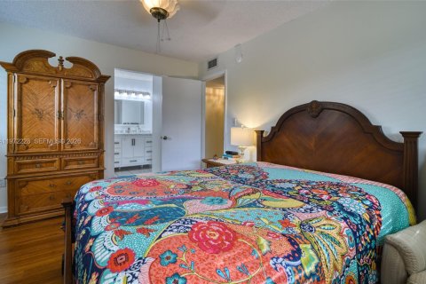 Copropriété à vendre à Tamarac, Floride: 2 chambres, 108.05 m2 № 2036520 - photo 11