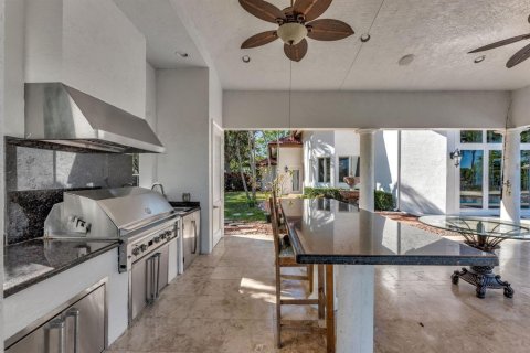 House in Weston, Florida 5 bedrooms, 456.89 sq.m. № 2247046 - photo 6