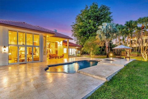 House in Weston, Florida 5 bedrooms, 456.89 sq.m. № 2247046 - photo 10
