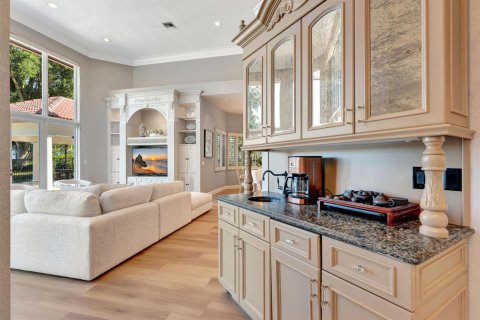 House in Weston, Florida 5 bedrooms, 456.89 sq.m. № 2247046 - photo 20
