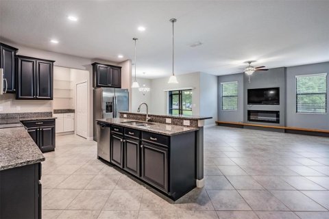 Townhouse in Lutz, Florida 3 bedrooms, 213.95 sq.m. № 1876245 - photo 4