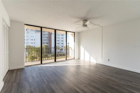 Condominio en venta en Clearwater, Florida, 2 dormitorios, 126.63 m2 № 2232883 - foto 22